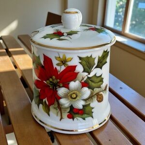 Fortnum & Mason Christmas jam jar, poinsettia design, porcelain, gold trim